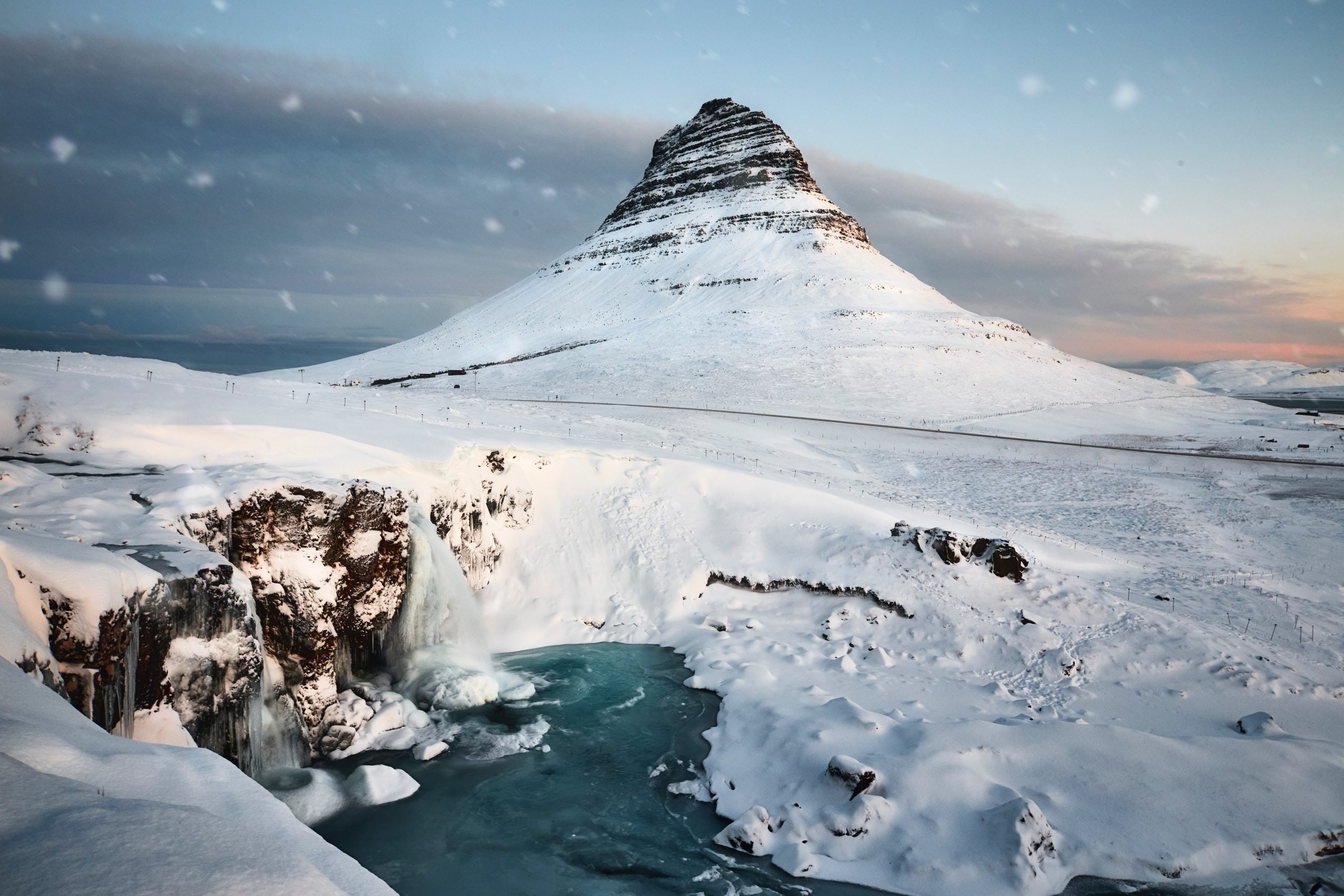5 Day Minibus Tour with Ice Cave & Glacier Hike- Must see in Iceland in 5 days: Golden Circle, South Coast Glacier Lagoon, Snaefelsness